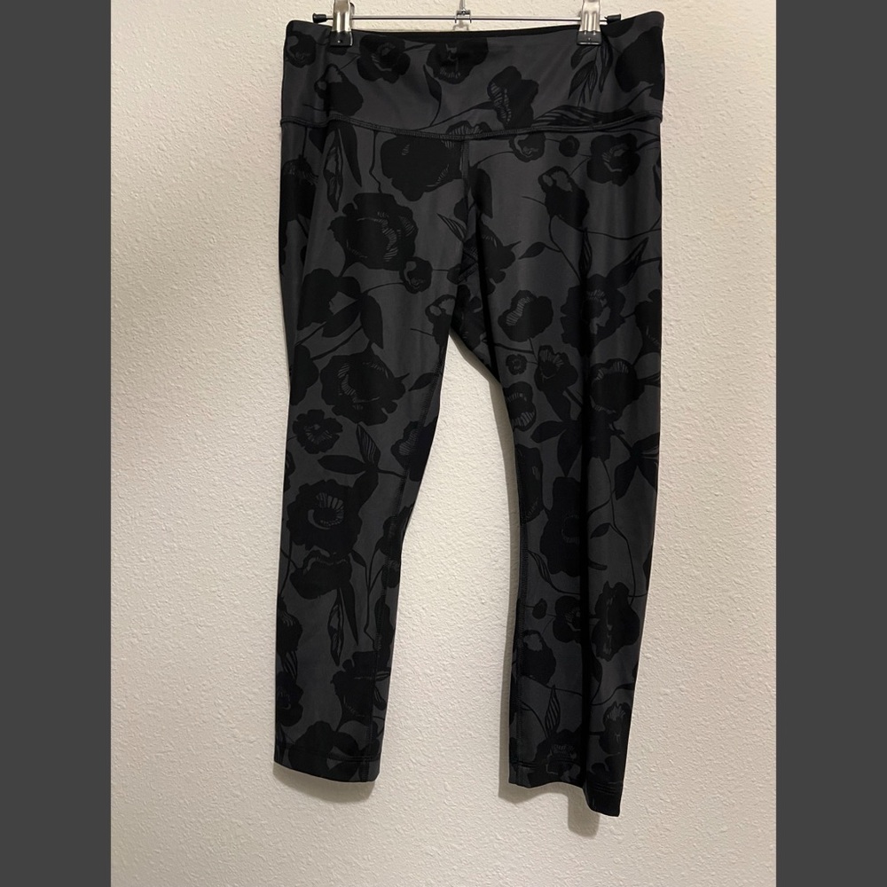 #1522 Lululemon Wunder Under Leggings 8